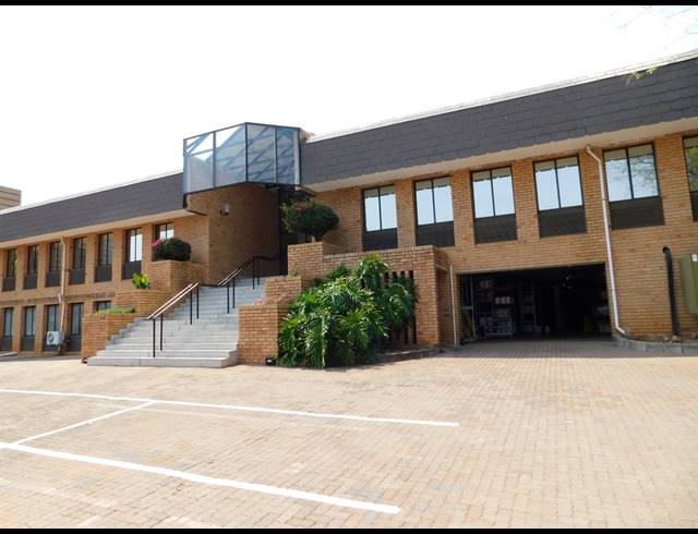 1,778M² OFFICE FOR SALE IN FERNDALE
